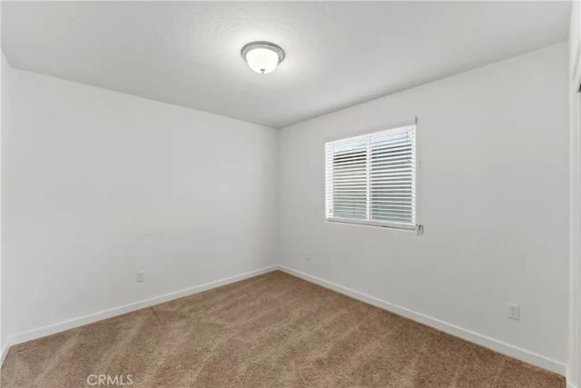 6690 E Adena, Fresno, CA 93727