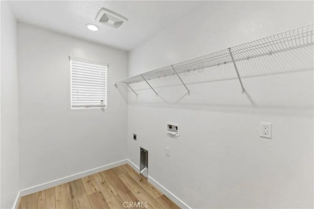 6690 E Adena, Fresno, CA 93727