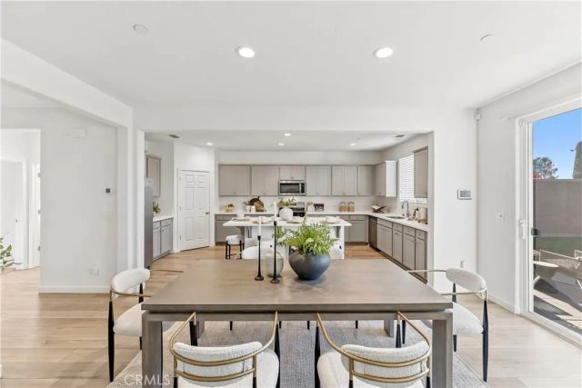 6690 E Adena, Fresno, CA 93727