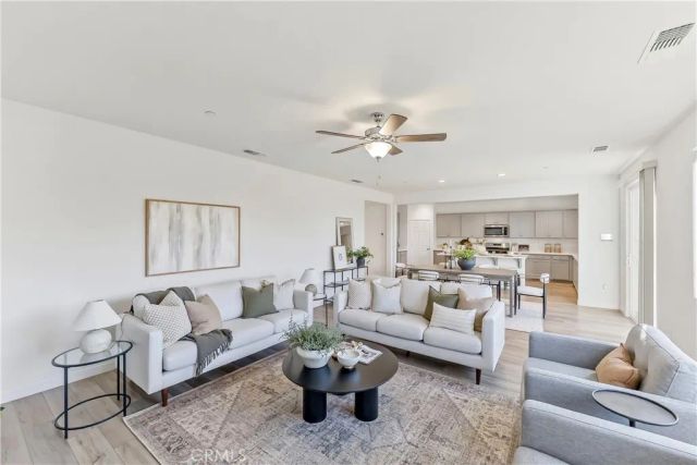 6690 E Adena, Fresno, CA 93727