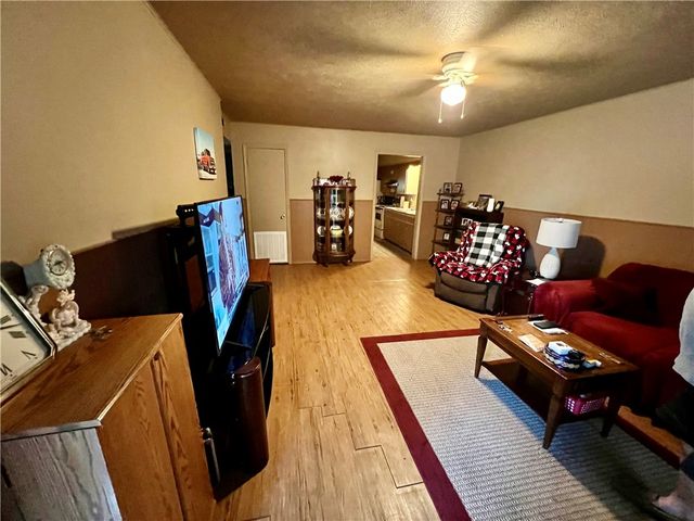 601 Buell Place, Green Forest, AR 72638