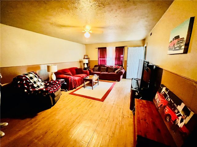 601 Buell Place, Green Forest, AR 72638