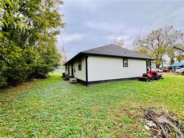 601 Buell Place, Green Forest, AR 72638