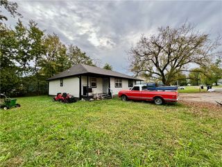 601 Buell Place, Green Forest, AR 72638
