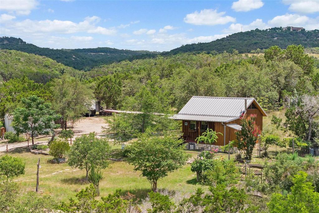 2822 Stagecoach Ranch RD, Dripping Springs, TX 78620