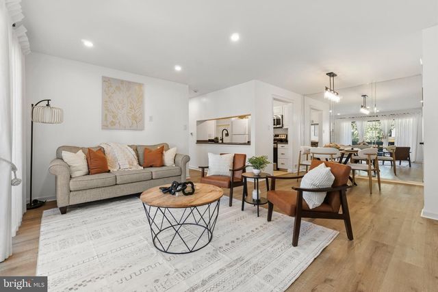 903 LINDSEY CT, Marlton, NJ 08053