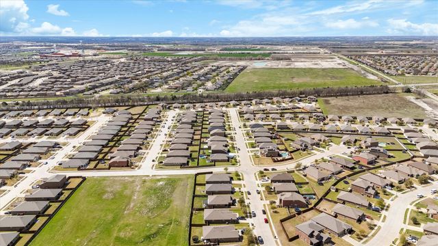 230 Park Avenue, Anna, TX 75409