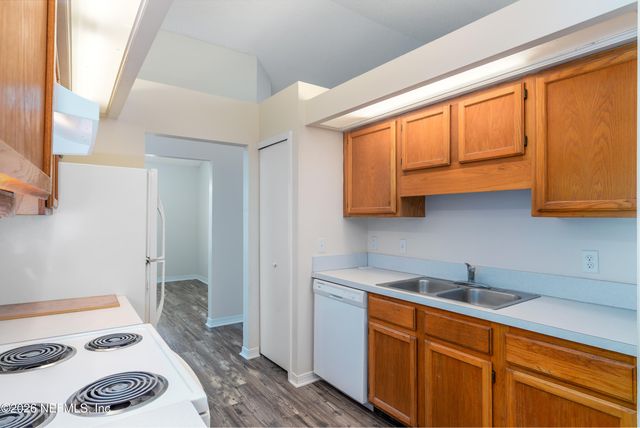 3651 PALEFACE Place, Jacksonville, FL 32210