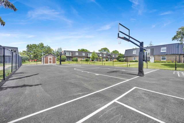 151 W 63rd Street F204, Westmont, IL 60559