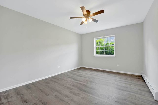 151 W 63rd Street F204, Westmont, IL 60559