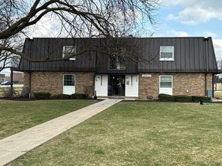 151 W 63rd Street F204, Westmont, IL 60559