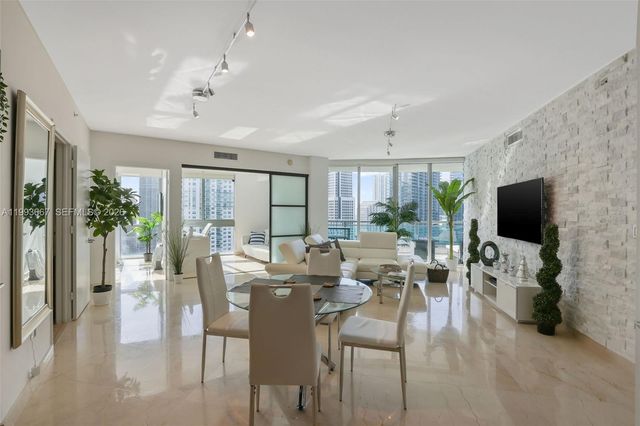 350 S Miami Ave 3002, Miami, FL 33130