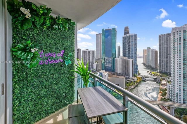 350 S Miami Ave 3002, Miami, FL 33130