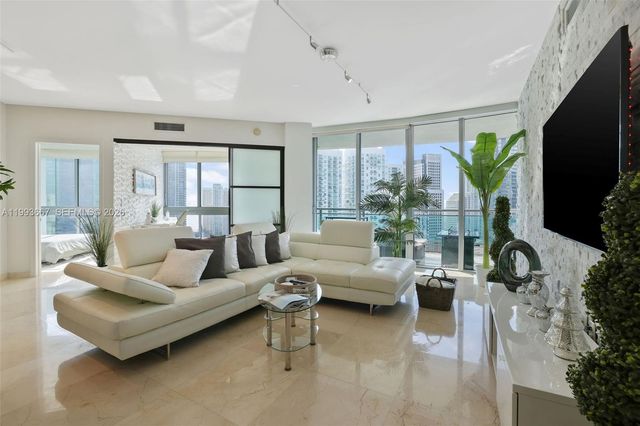 350 S Miami Ave 3002, Miami, FL 33130