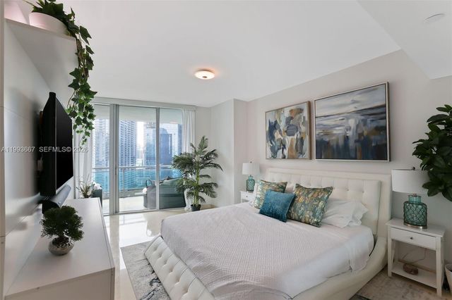 350 S Miami Ave 3002, Miami, FL 33130