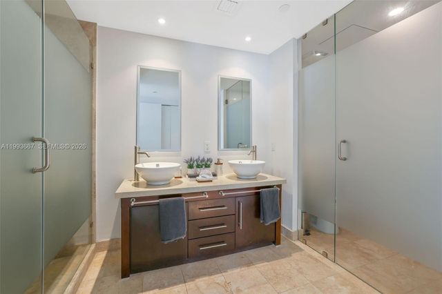 350 S Miami Ave 3002, Miami, FL 33130