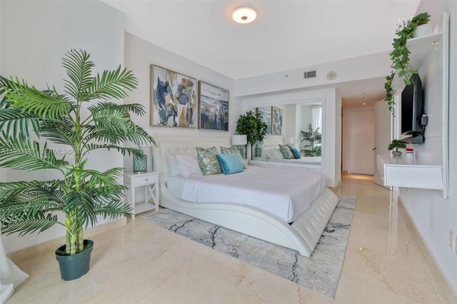 350 S Miami Ave 3002, Miami, FL 33130