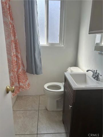 871 N Hoover, Los Angeles, CA 90029