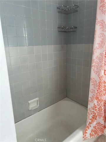 871 N Hoover, Los Angeles, CA 90029