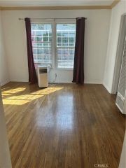 871 N Hoover, Los Angeles, CA 90029