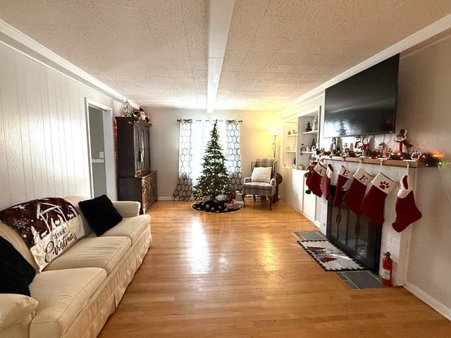 4440 HOLIDAY Drive, Erie, PA 16506