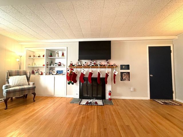 4440 HOLIDAY Drive, Erie, PA 16506