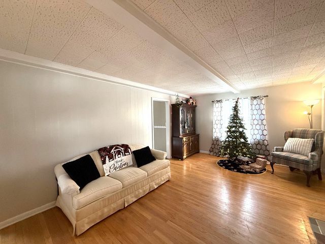 4440 HOLIDAY Drive, Erie, PA 16506