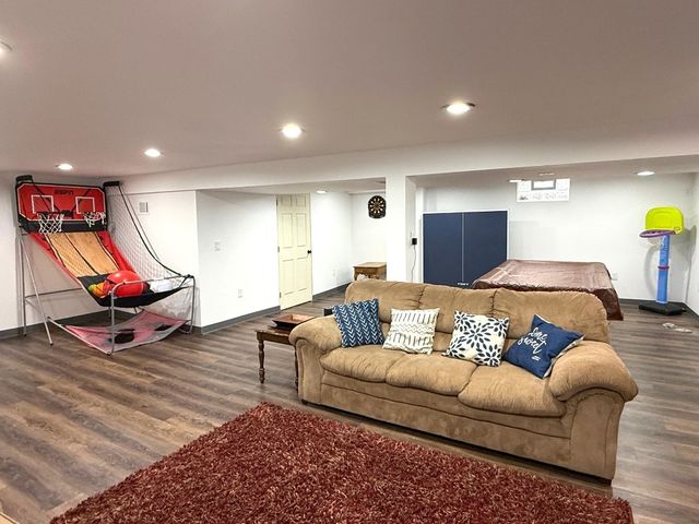 4440 HOLIDAY Drive, Erie, PA 16506