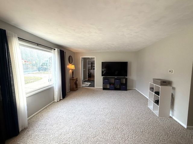 4440 HOLIDAY Drive, Erie, PA 16506