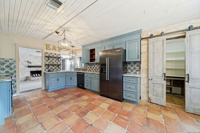 340 JAMES ST, Boerne, TX 78006
