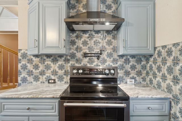 340 JAMES ST, Boerne, TX 78006