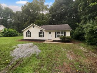 2816 Cypress Park Road, Greensboro, NC 27407