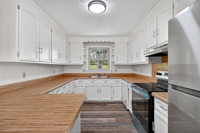 704 Anthony Ave, Smithville, TN 37166