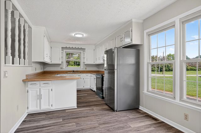 704 Anthony Ave, Smithville, TN 37166