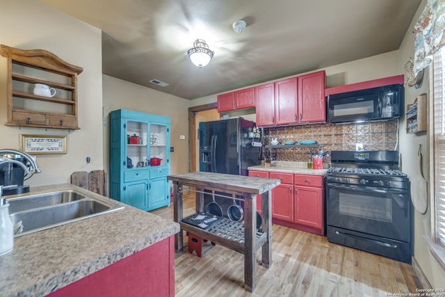 128 Ebensberger, Boerne, TX 78006