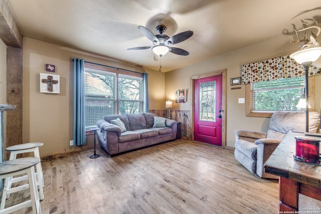 128 Ebensberger, Boerne, TX 78006