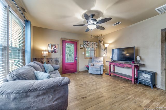 128 Ebensberger, Boerne, TX 78006