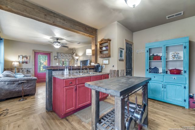 128 Ebensberger, Boerne, TX 78006