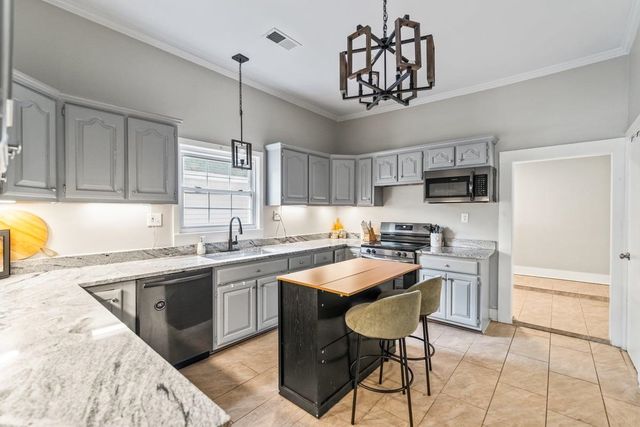 805 S MAIN ST, Covington, TN 38019