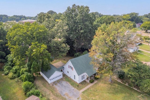 805 S MAIN ST, Covington, TN 38019
