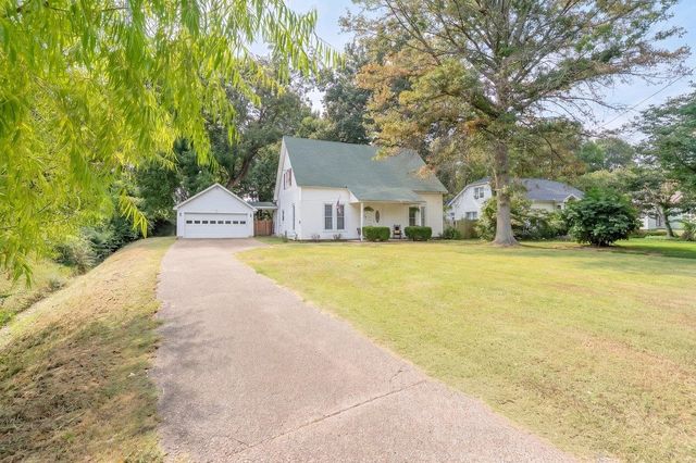 805 S MAIN ST, Covington, TN 38019