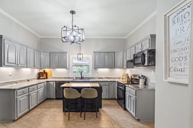 805 S MAIN ST, Covington, TN 38019