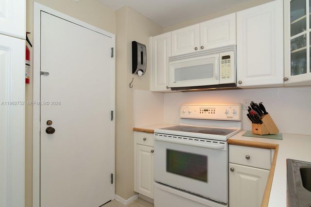 2333 Brickell Ave 1710, Miami, FL 33129