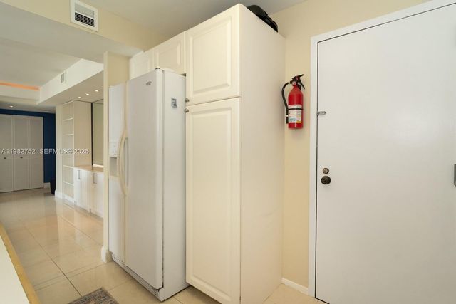 2333 Brickell Ave 1710, Miami, FL 33129