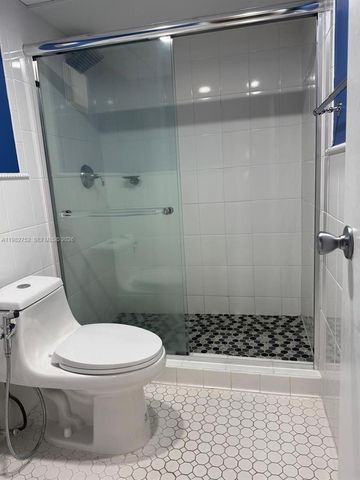 2333 Brickell Ave 1710, Miami, FL 33129