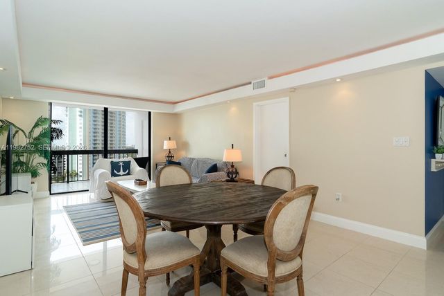 2333 Brickell Ave 1710, Miami, FL 33129