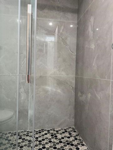 2333 Brickell Ave 1710, Miami, FL 33129