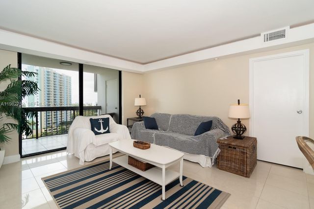 2333 Brickell Ave 1710, Miami, FL 33129