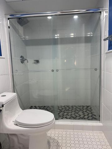 2333 Brickell Ave 1710, Miami, FL 33129