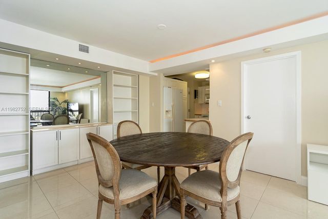 2333 Brickell Ave 1710, Miami, FL 33129